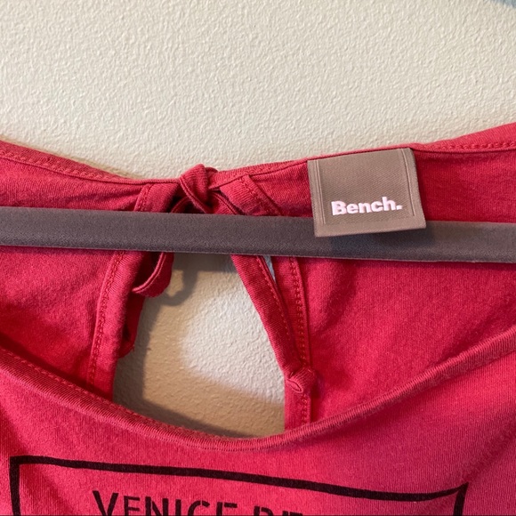 🐠3/$20🐠 Pink Bench Graphic Tie Back T-shirt - Picture 3 of 4